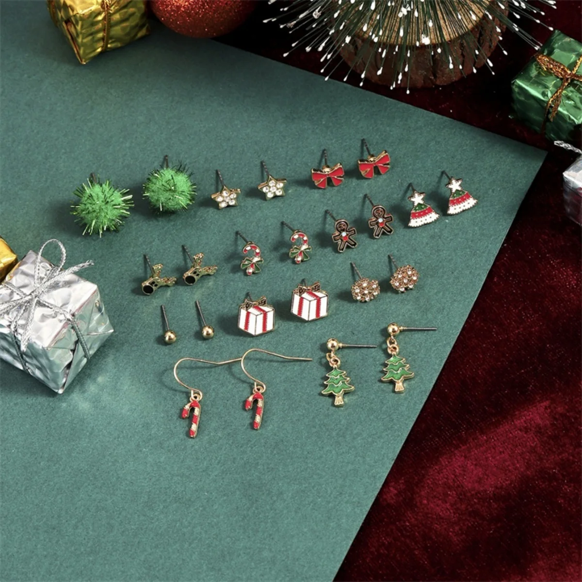 12 Paare/satz Weihnachten Ohrringe Bowknot Stern Hirsch Baum Krücke Geschenk Box Schneeflocke Lebkuchen Stud Ohrring Für Frauen Männer Schmuck