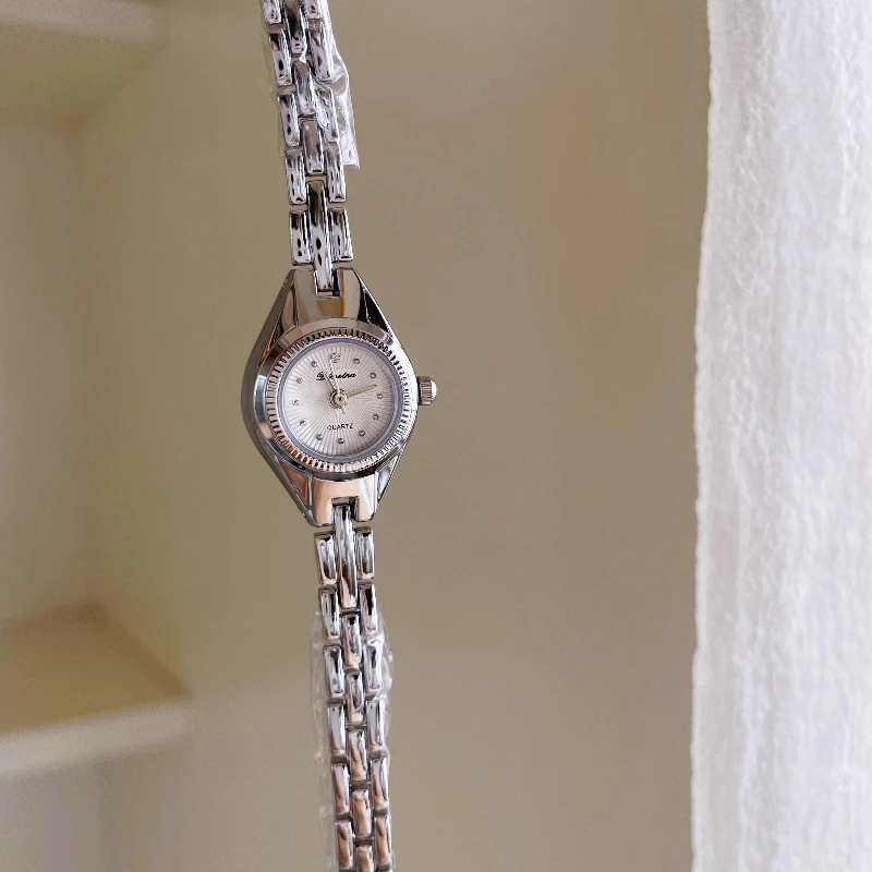 Classic trend women's watch elegant simple light luxury waterproof 2025 quartz watch birthday gift