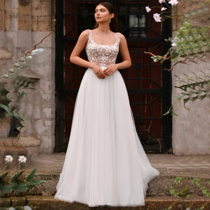 

Boat Neck Appliques With Beads Spaghetti Straps Wedding Dresses A-Line Pleats Back Butons Tulle Bridal Gown