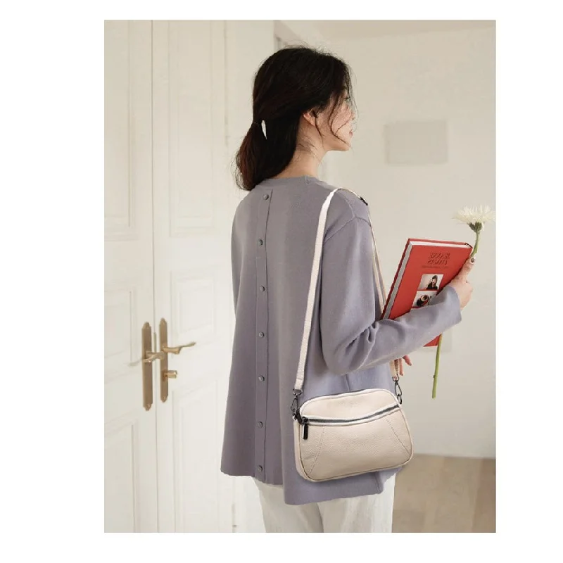 

Stylish Ladies Messenger Bag Made Of Stripe-Dot-Printed Leather Boasting Paris Casual Vintage Spacious Soft Neat Daily Look​