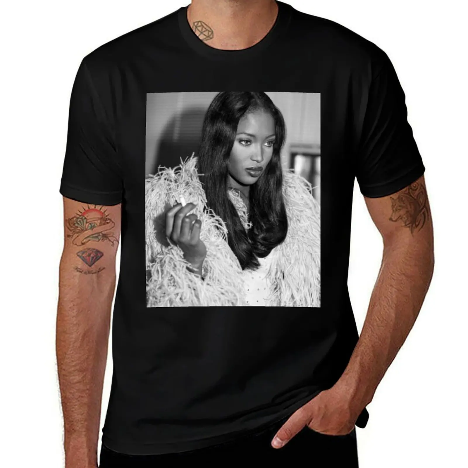 

Naomi Campbell : Diva T-Shirt Minimal Art Print T-Shirt