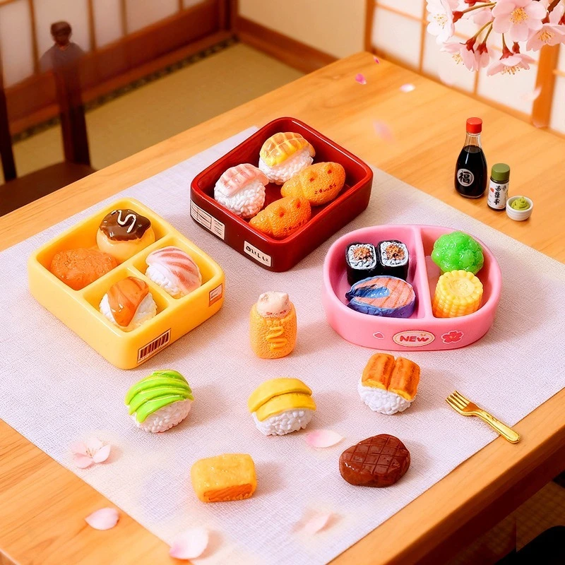 10 Stück Zufällige Bento-Box Sushi Harz-Anhänger Spielzeug-Lebensmittel Puppenhaus-Deko Miniatur-Kunstessen DIY Bastelbedarf