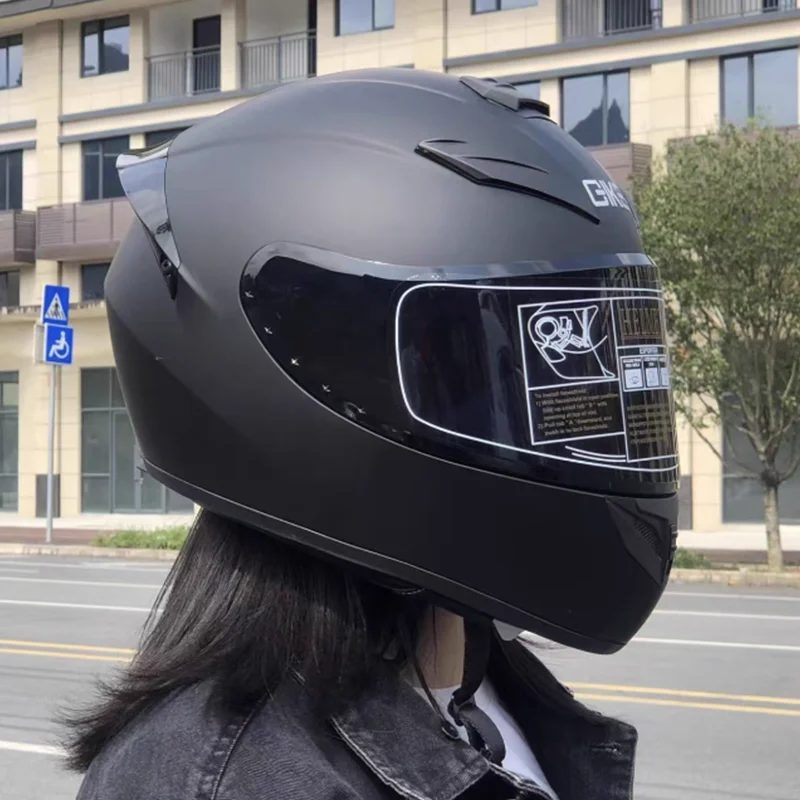 

Высокопроизводительный матовый черный анфас мотоциклетный шлем с моющейся внутренней ветрозащитой и подходит для осени и зимы