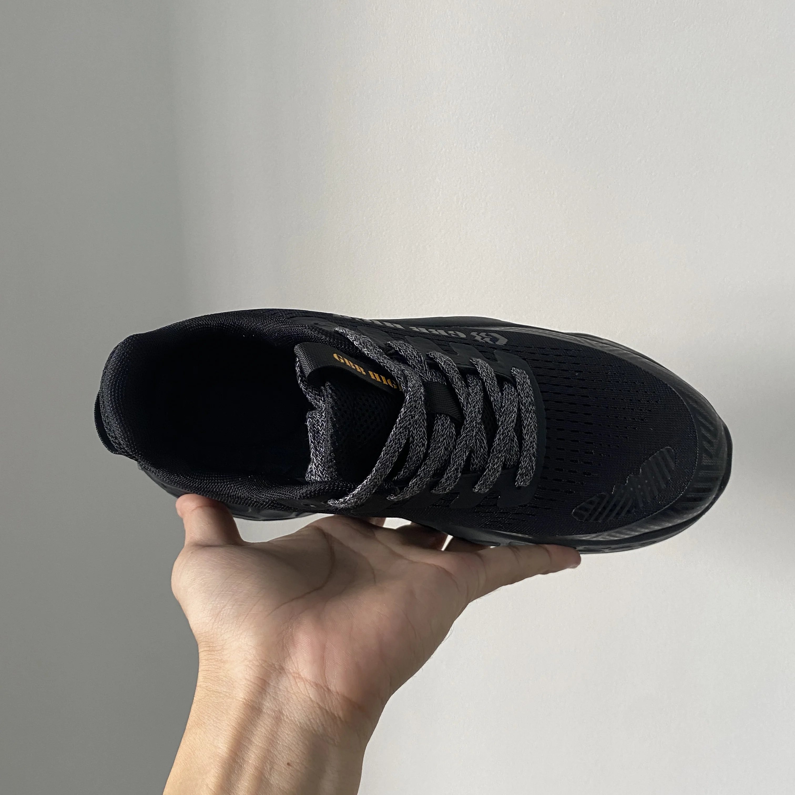 

New Cushioned Running Shoes Mens Heavy Duty Running Shoes Lace Up Sneakers Mens Sneakers Womens Slip Resistant Outdoor Sneakers