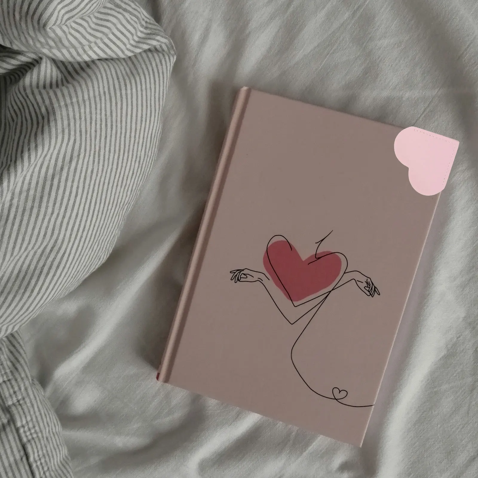 

8pcs Heart Shaped Page Corner Markers Bookmarks For Women Retro Vintage Creative Book Lovers Accessories Mini Reading