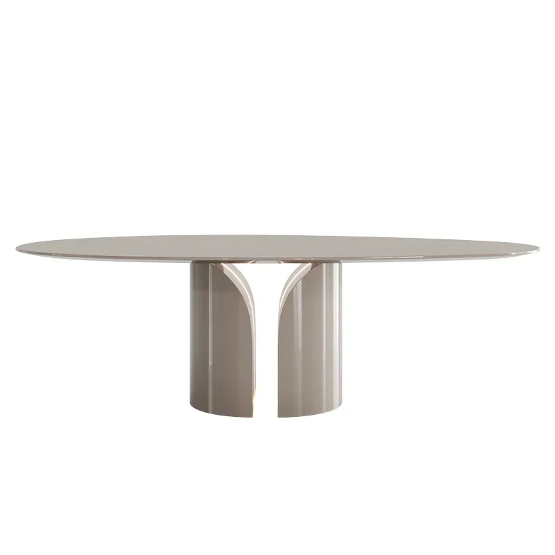 Table à manger de forme spéciale goutte d'eau, table à manger minimaliste, maison moderne, lumière simple, luxe, grand appartement haut de gamme