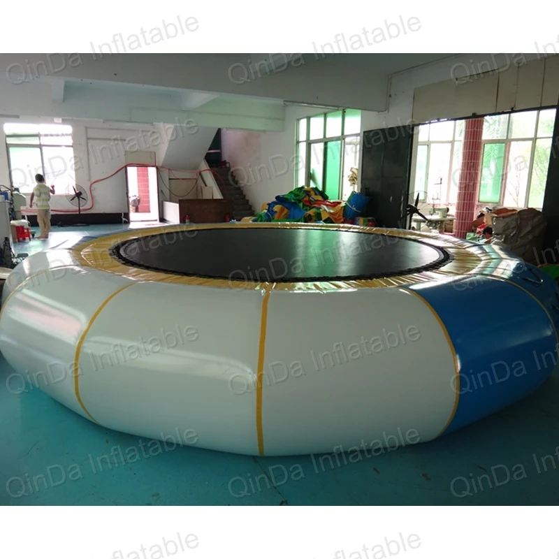 Trampolín flotante para saltar, tobogán inflable de trampolín de agua de verano para trampolín de playa/lago, cama inflable para saltar en agua