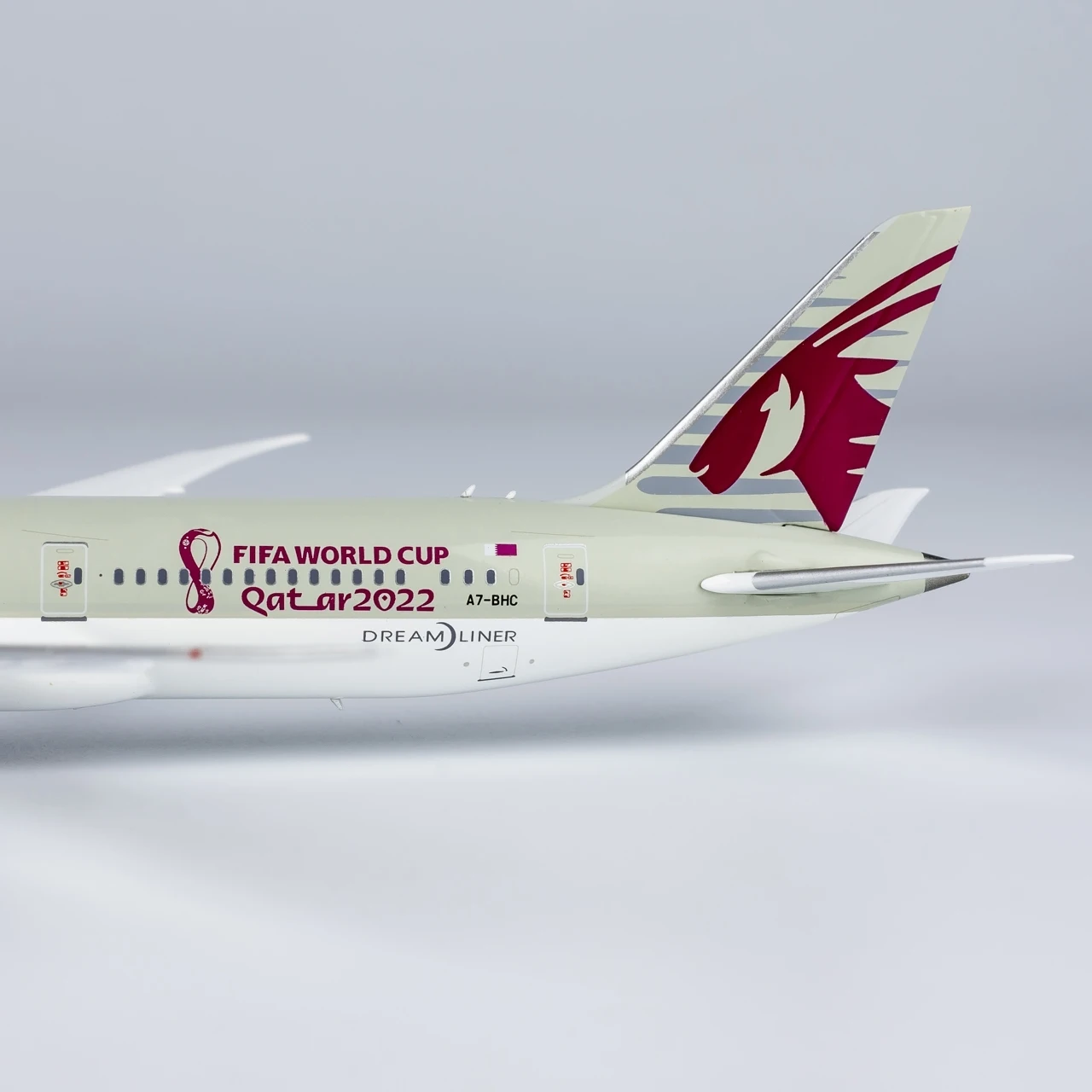 55098 Alloy Collectible Plane Gift NG Model 1:400 Qatar Airways "Dreamliner" Boeing B787-9 Diecast Aircraft Jet Model A7-BHC