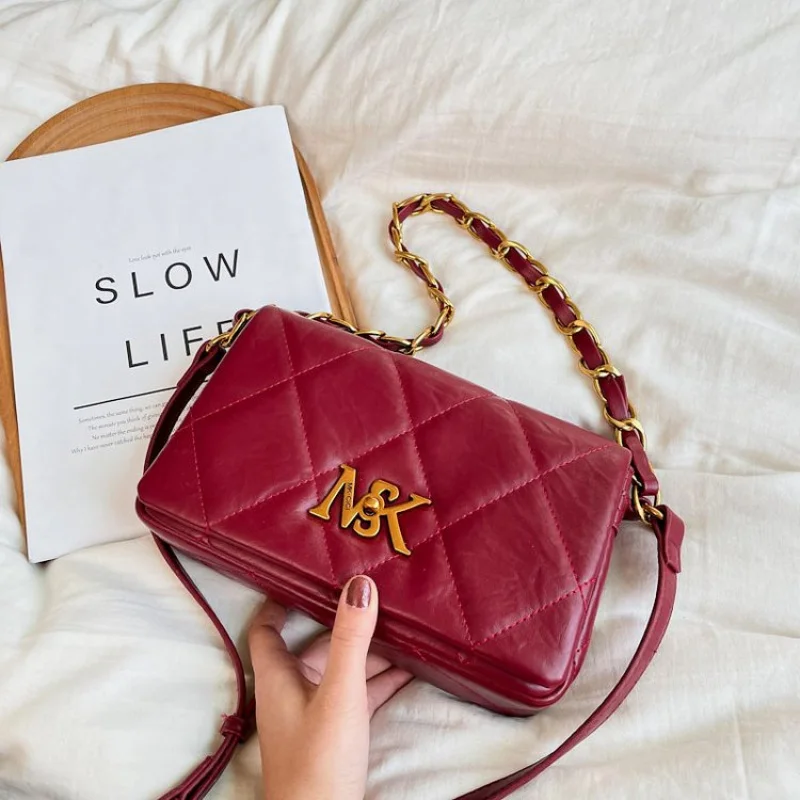 

Stylish Ladies Hand Bag Boasting Casual Vintage Feel And Trendy Design Made Of Premium Leather With Embroidered Detail​