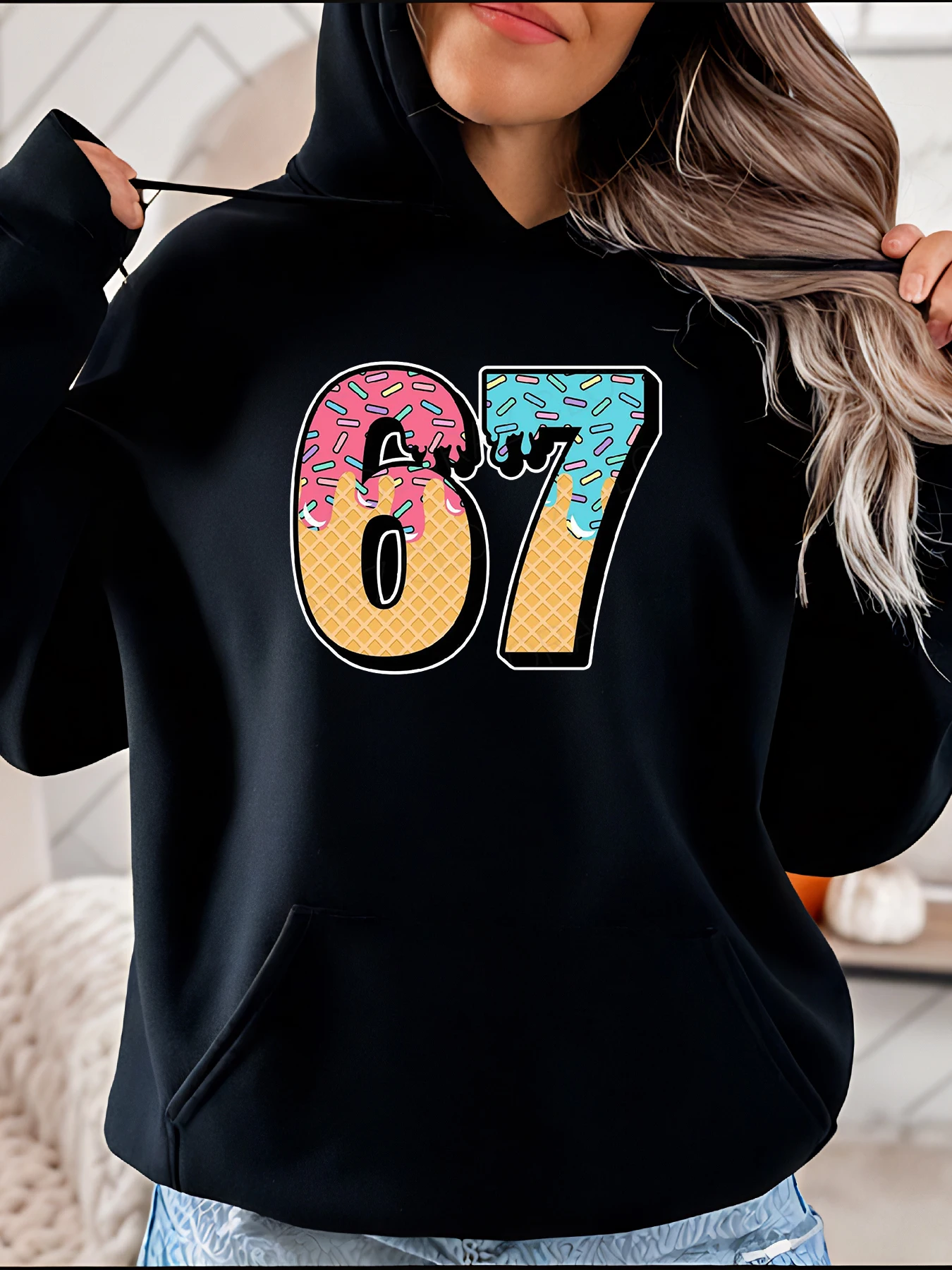 

Женская черная толстовка с 67. Повседневная толстовка с принтом пончиков для подарков на день рождения. Уличная мода унисекс.