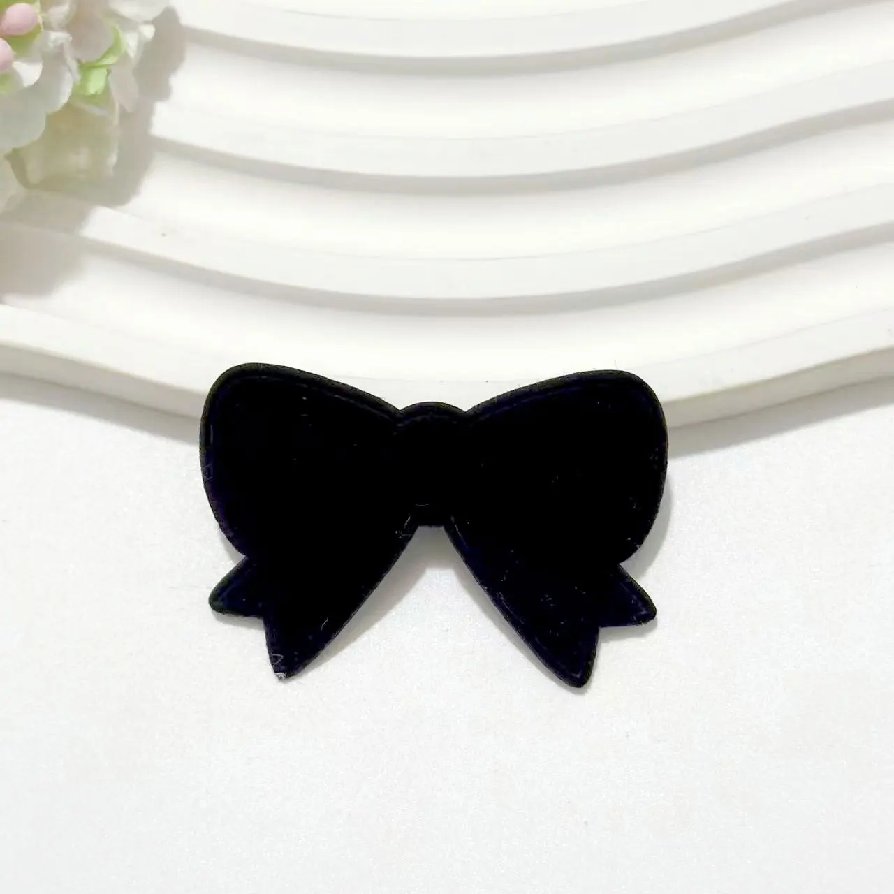 50 Stück 3x4,5CM Stoff-Schmetterlingsknoten Gepolsterte Applikationen für DIY Haarspangen-Zubehör Kleidung Schuhe Socken Dekorationsaufnäher – Detail 5