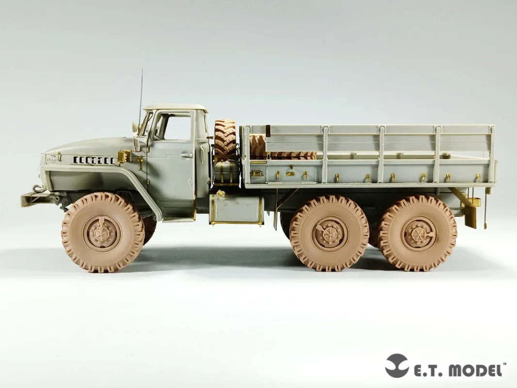 P35-116 Russian URAL-4320 Truck Weighted Road Wheels(3D Printed) For TRUMPETER