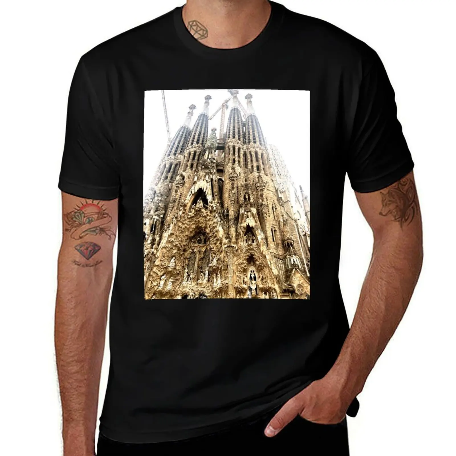 Sagrada Familia Spain T-Shirt sweat essential t shirt Men's t-shirts