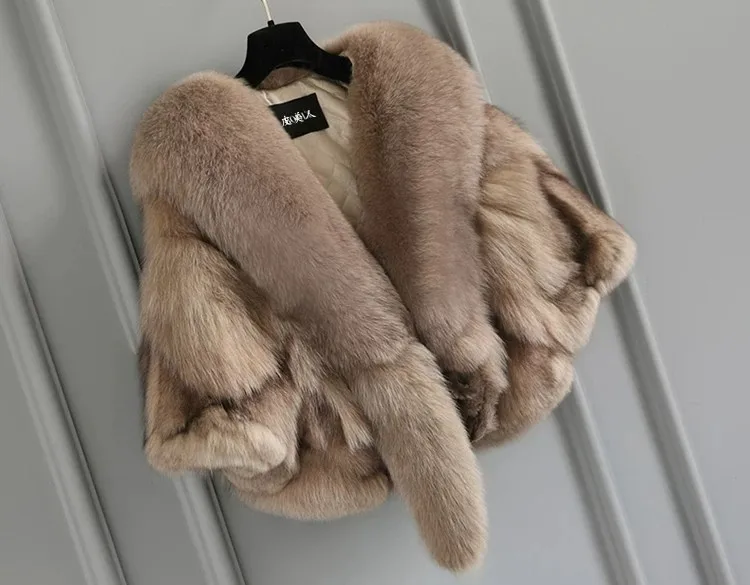 Autumn and Winter Real Fox Fur Coat Shawls Neckline Jacket Women Natural Fur Vest Shawl Short Trend Personality Lady Fur Poncho