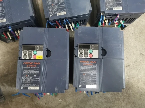 FRN3.7E1S-2J    3.7KW 220V   inverter    ,     In good working condition, free shipping   A