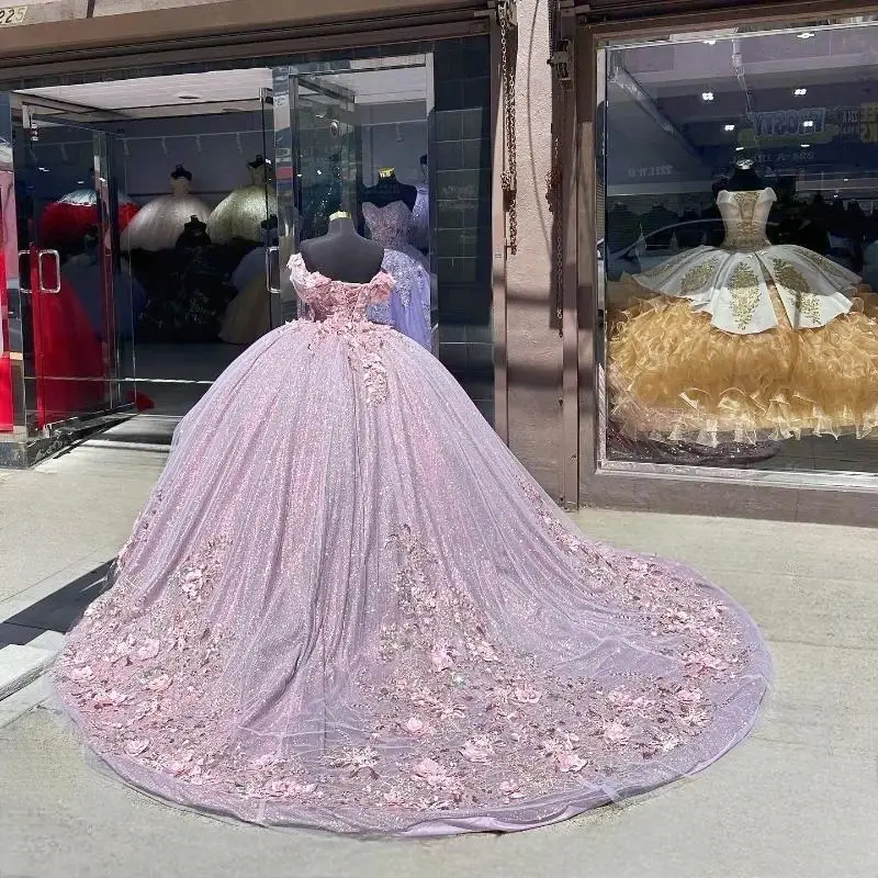 Lavender Sparkly Princess Off Shoulder Quinceanera Dresses Sweetheart Sequin Lace Applique Flower Beads Tull Sweet 16 Ball Gown