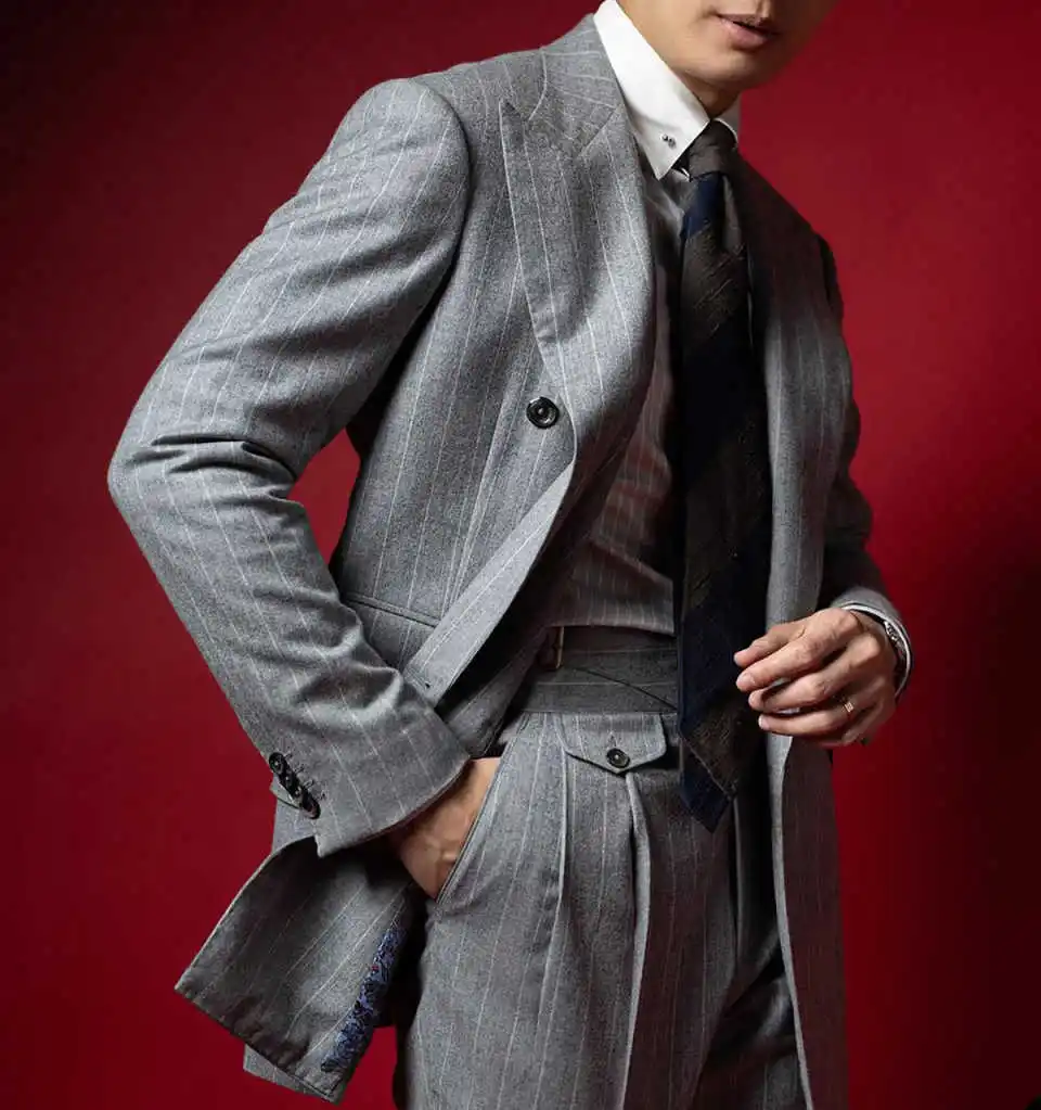 Plaid Men Suit 2 Piece Jacket Pants Peaked Lapel Double Breasted Slim Fit Blazer Business Occasion Wedding Tuxedo Costume Homme