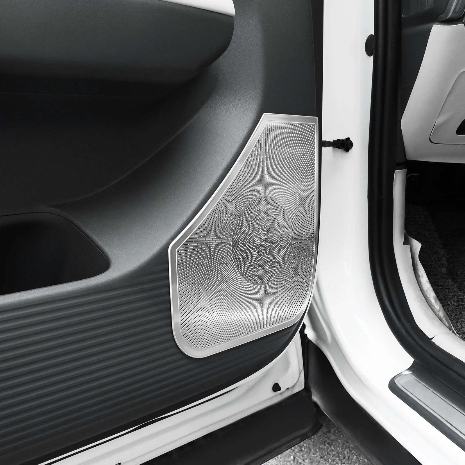 

Stainless Steel Silver Auto Speaker Cover Car Subwoofer Grille Net Accessories For Hyundai Santa Fe MX5 2024 2025