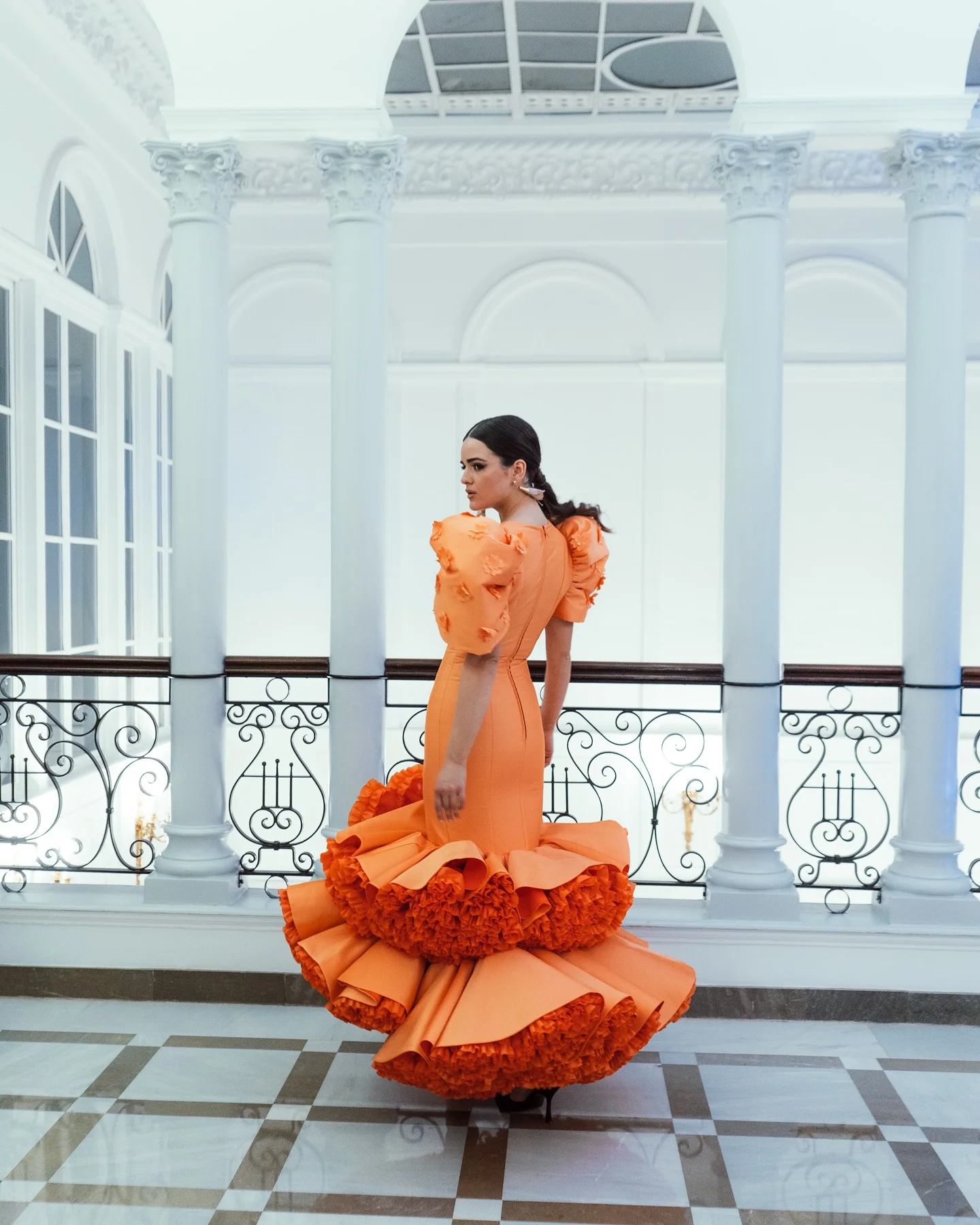 Hiszpańskie pomarańczowe suknie balowe o kroju syreny 2025 spódnica bąbelkowa bufiaste krótkie rękawy hiszpańskie urodziny sesja zdjęciowa sukienka Vestidos de fiesta