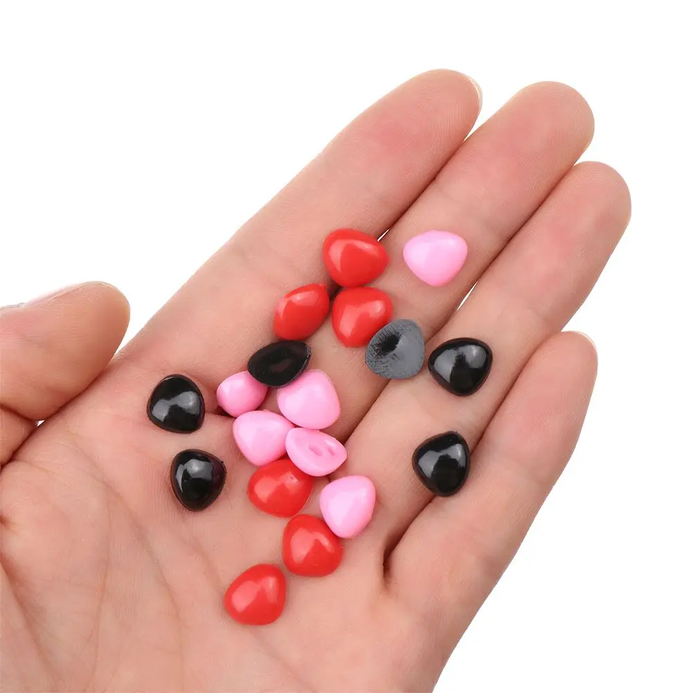 100Pcs New Plastic Triangle Nose Doll Noses Safety Parts Bear Buttons DIY Dolls Toys Tool Crafts Dolls Triangle Nose Accessories