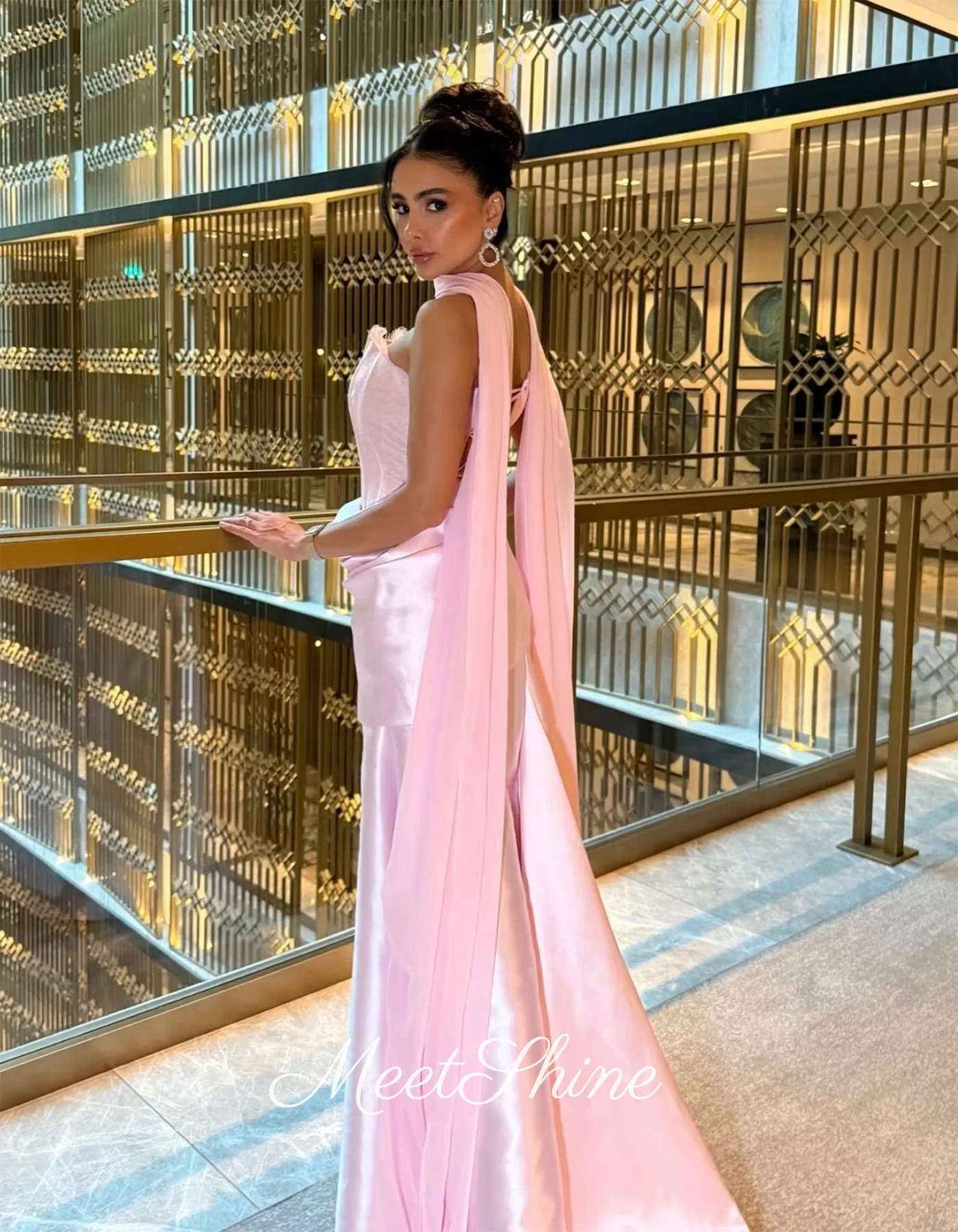 Vestido de fiesta elegante sin mangas, satén plisado, vestidos de fiesta de noche personalizados, vestido para ocasiones formales de Arabia Saudita para mujer 2025