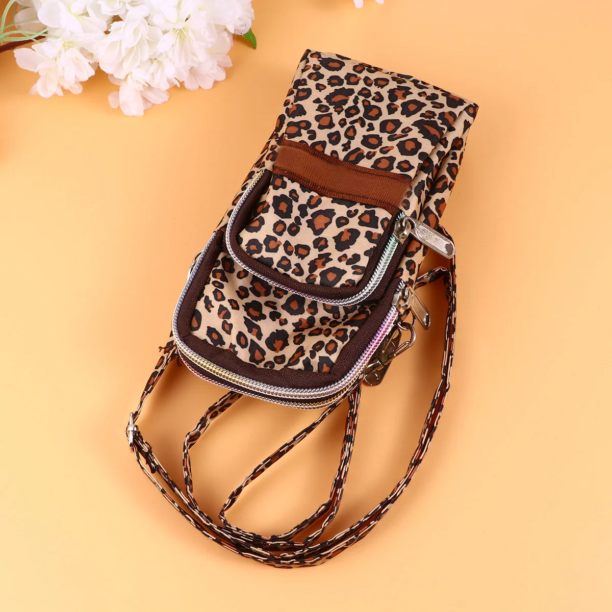 Fashionable Multi-Use Shoulder Crossbody Bag Leopard Design Portable Lightweight Running Arm Pouch for Women Daily Commute