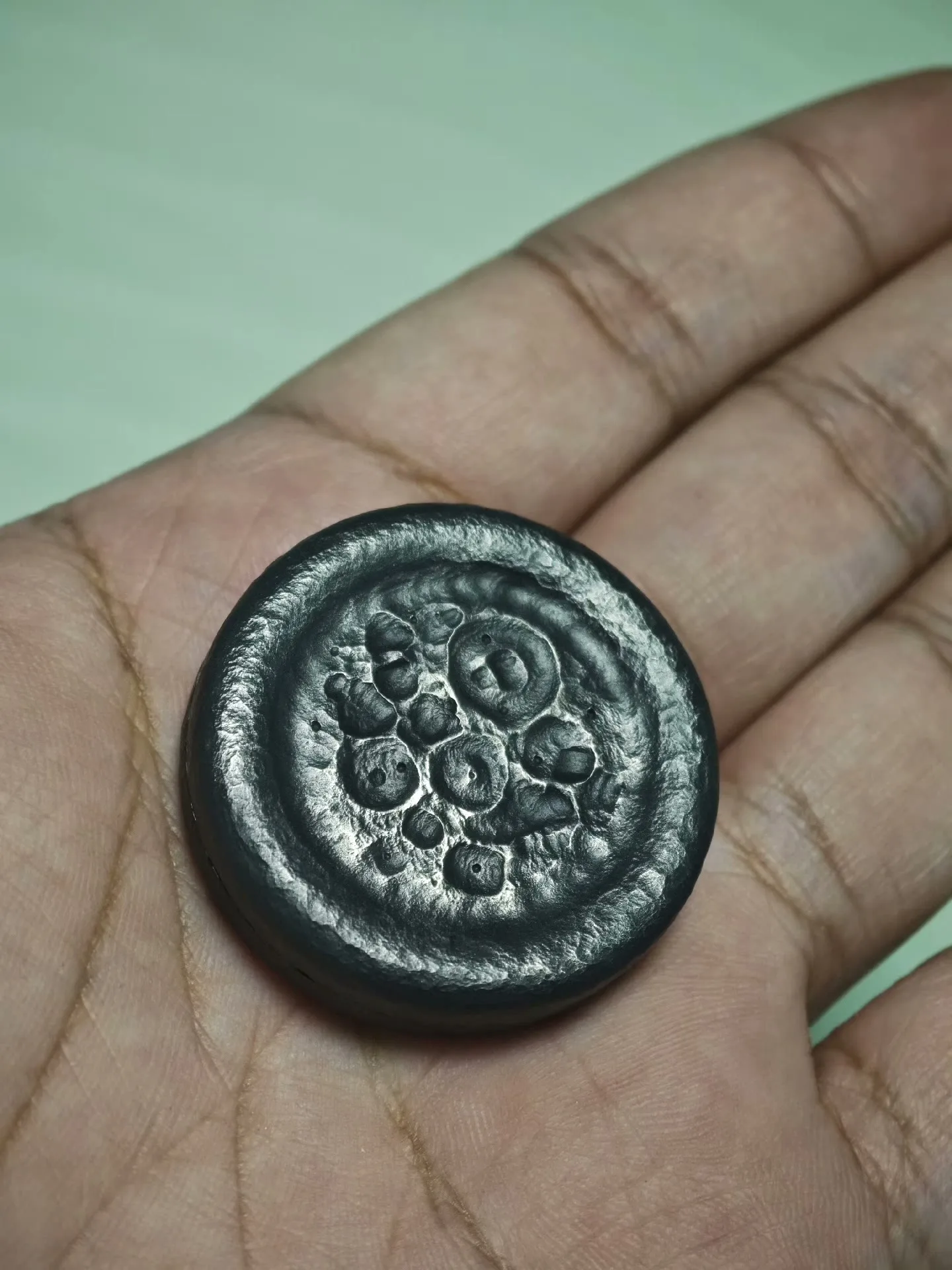 

ACEDC Milk Cap Pa Pa Coin Popong Coin Decompression Toy Zirconium Meteorite Carving