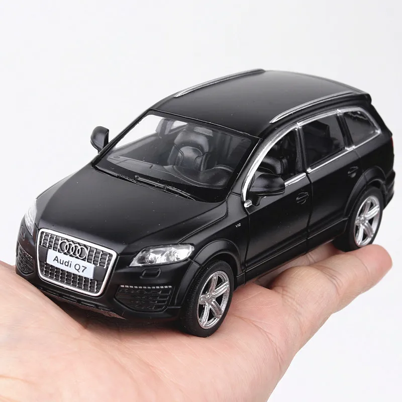 Audi Q7-Coche de aleación de lujo para niños, vehículo de simulación exquisito fundido a presión, modelo A12, 1:36