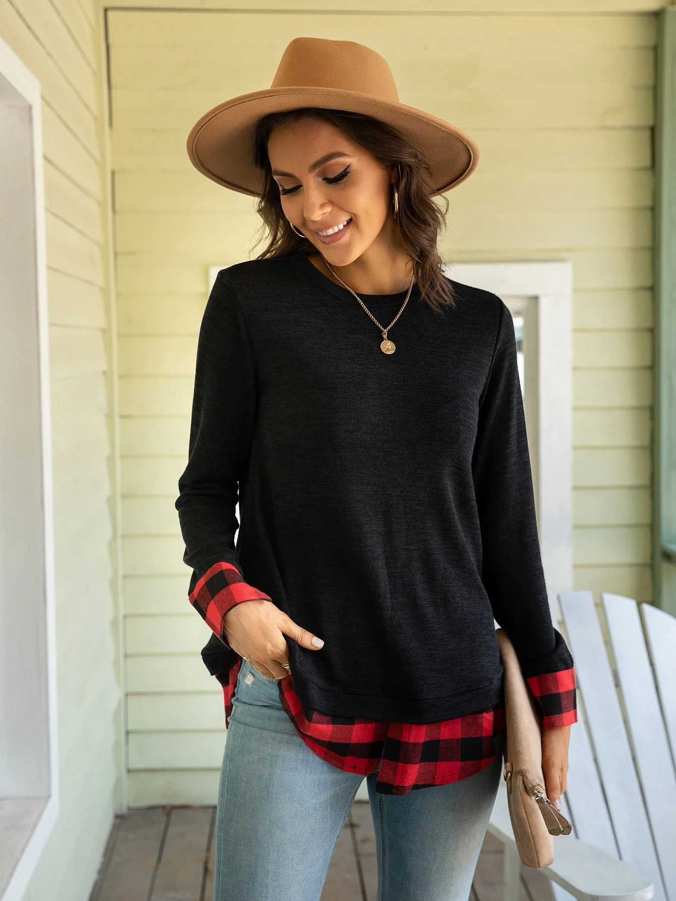 

LEVACA Buffalo Plaid Split Cuff Black Long Sleeve Round Neck Casual Tee