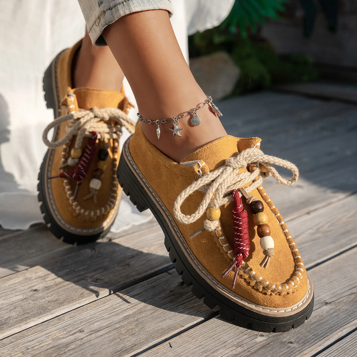 Flache Turnschuhe für Damen im Retro-Stil, runde Zehen, Schnür-String-Perlen-Schuhe für Damen, 2025, neue Freizeit, Frühling und Herbst, Turnschuhe für Damen