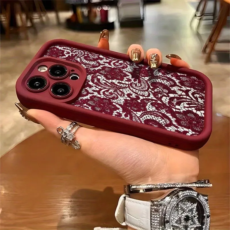 Fotografia 5: Capa de Celular Antichoque de TPU com Estampa de Renda Vermelha Moderna para iPhone 15 Pro, 17, 16, 14, 13, 12, 11 Pro Max, XS, XR, 7, 8 Plus, SE2, 16E, 17 Air