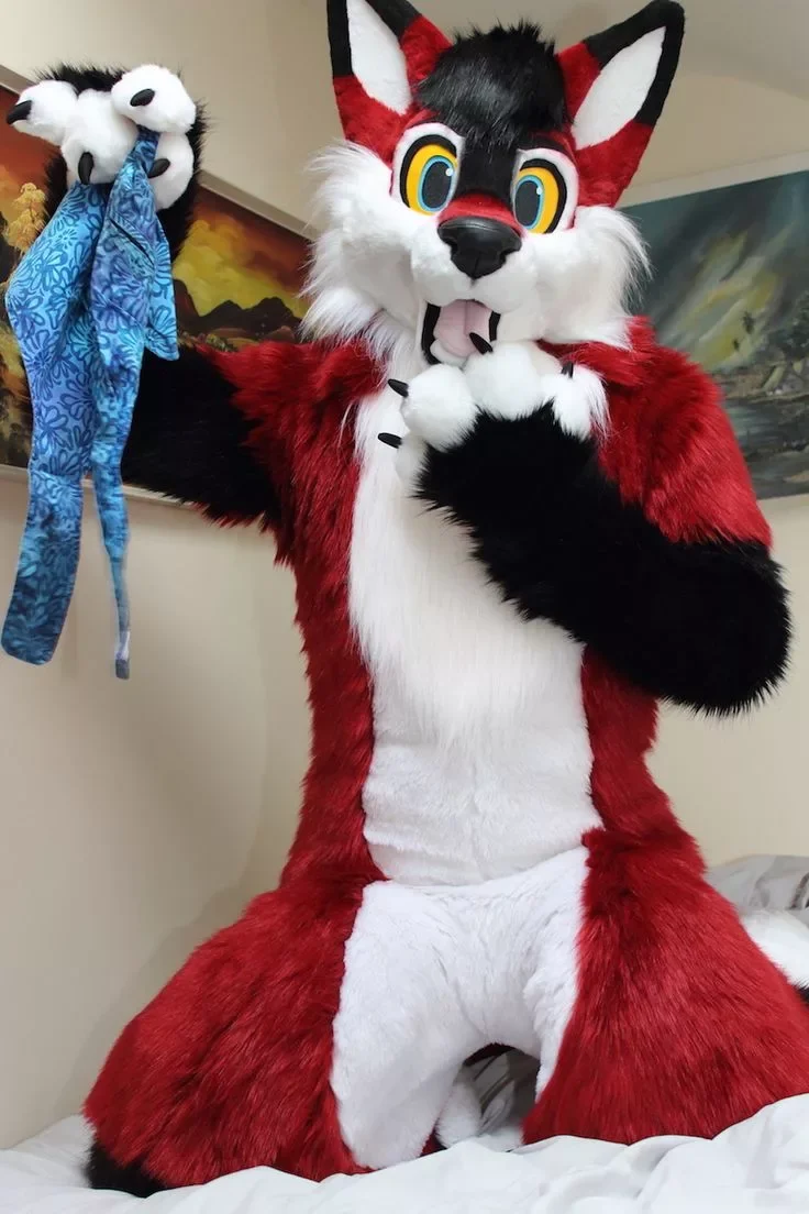 

Red White Husky Fursuit Fursuit Adult Plush Wolf Fox Dog Mascot Costume Cartoon Animal Furry Outfit for Stage Performance