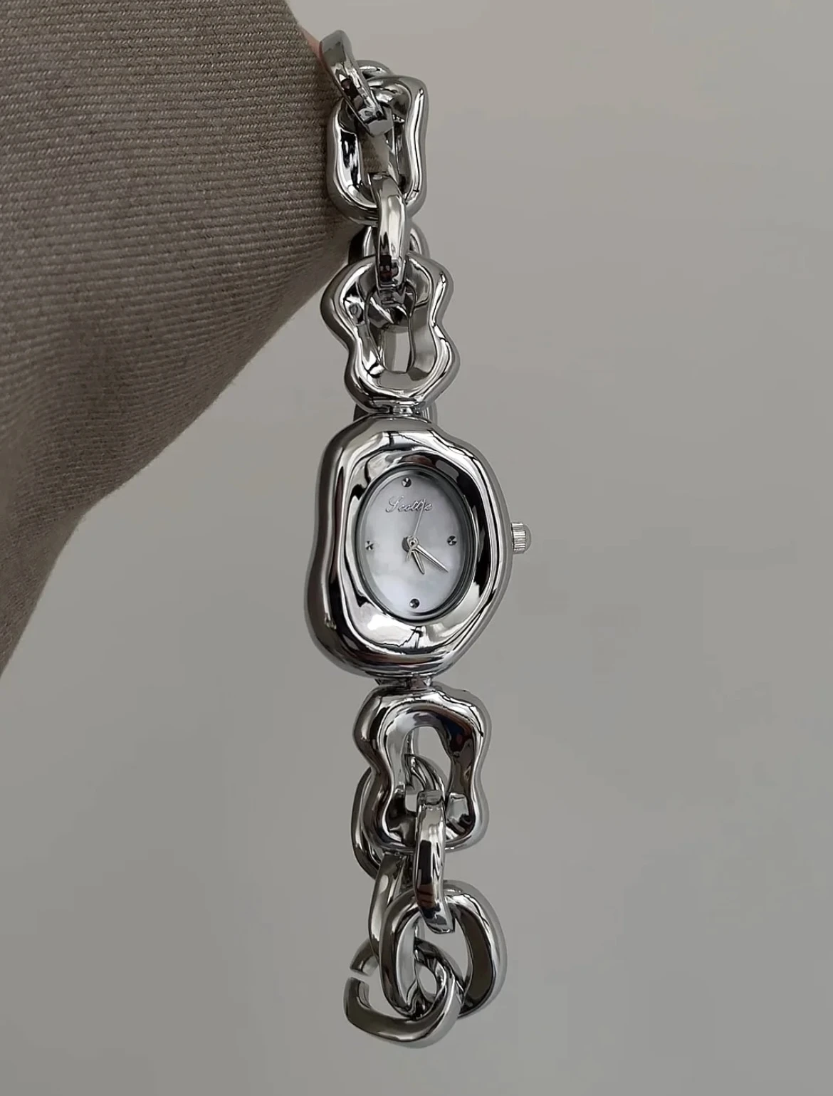 

Design sense irregular chain watch temperament fashionable and versatile senior women's watch high quality watch ladies gift