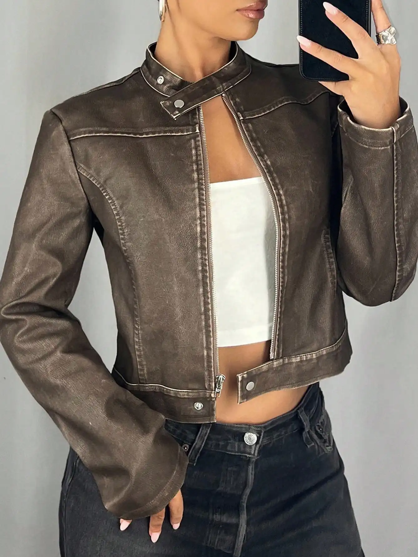 

Женская укороченная куртка-косуха из искусственной кожи с воротником-стойкой и молнией, осенний стиль, с длинными рукавами