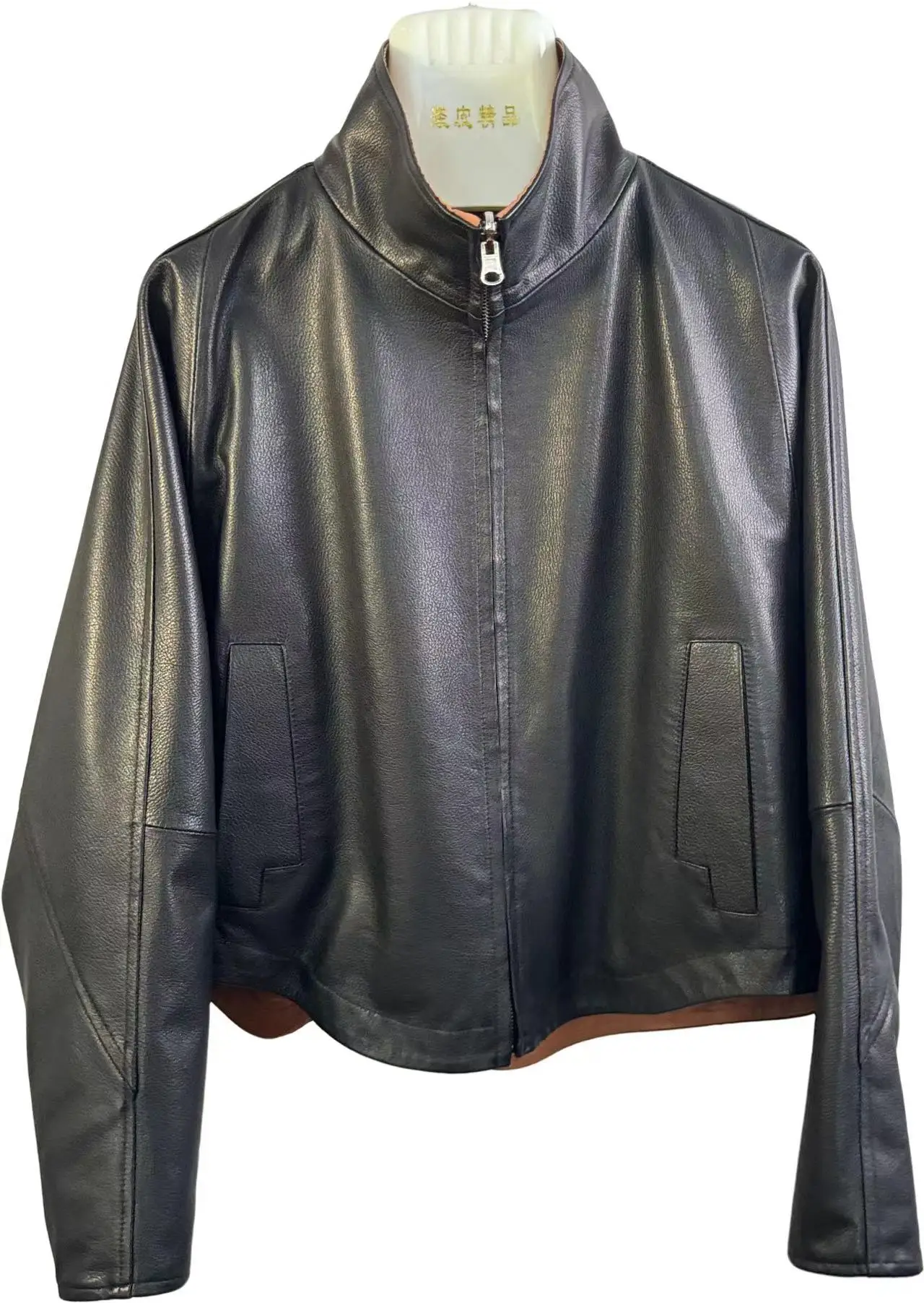 كلا الجانبين 2025 تصميم جديد من جلد الغنم الحقيقي والطبيعي مع سترة نسائية قصيرة جميلة وفاخرة بغطاء للرأس كبيرة