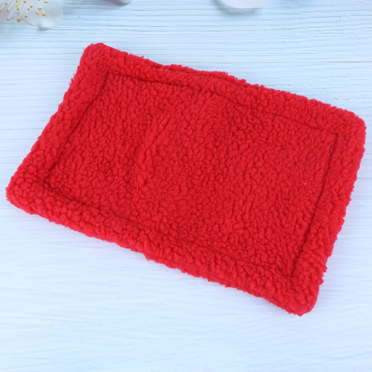 1Pcs 30x20cm Durable Hamster Warm Cushion Small Pet Sleep Mat Winter Hamster Pad Small Pet Supplies(Red)