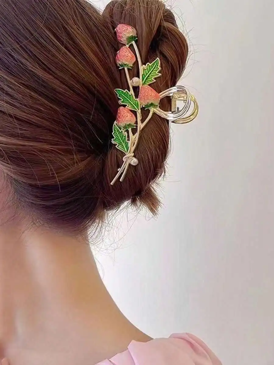 

Strawberry Metal Hair Claw Clip For Women Y2K Style Elegant Bun Accessory