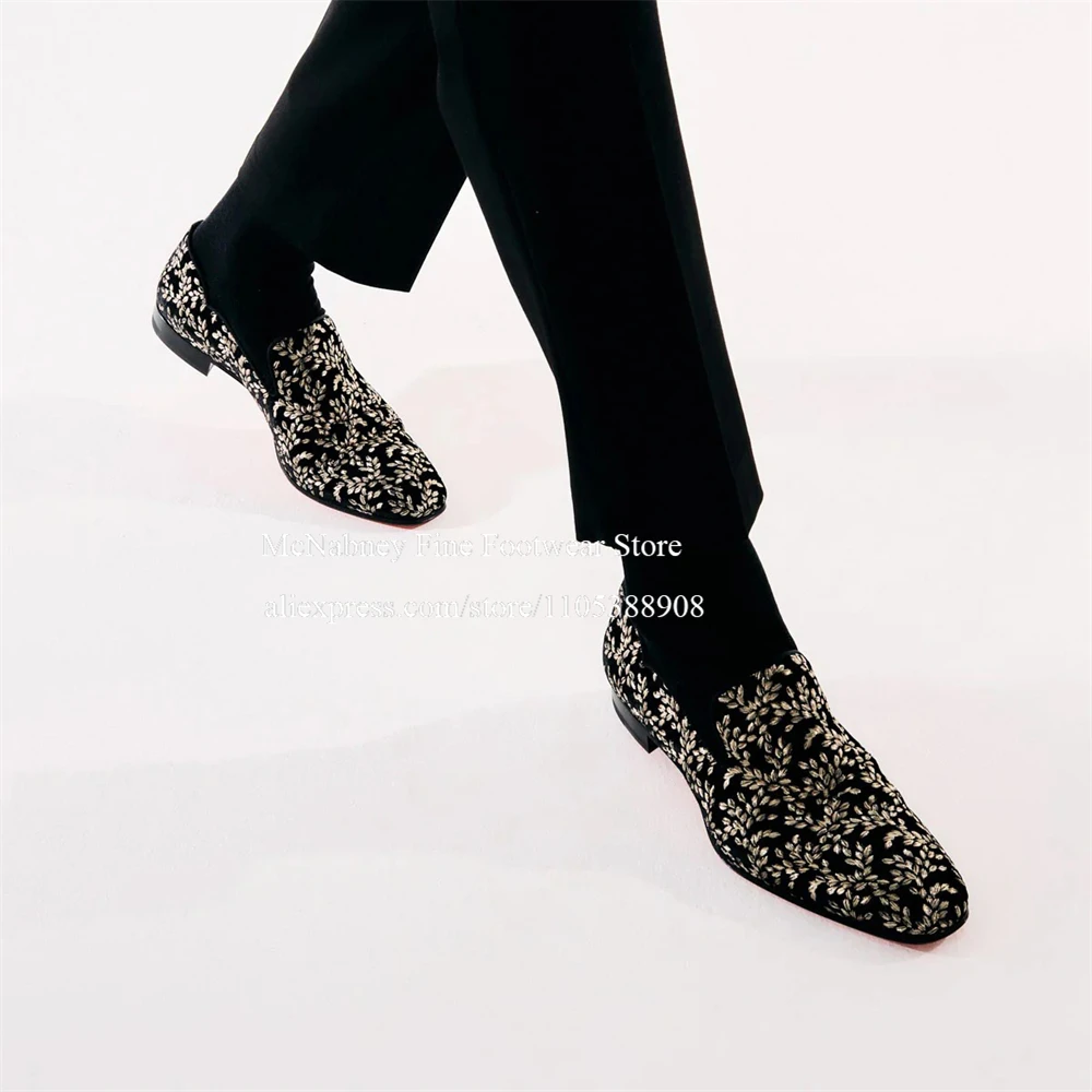 

Black Silk Velvet Slip On Loafers for Men Leaf Embroidered Man Dress Shoe Classic Formal Shoes Casual Party Wedding Evening Wear