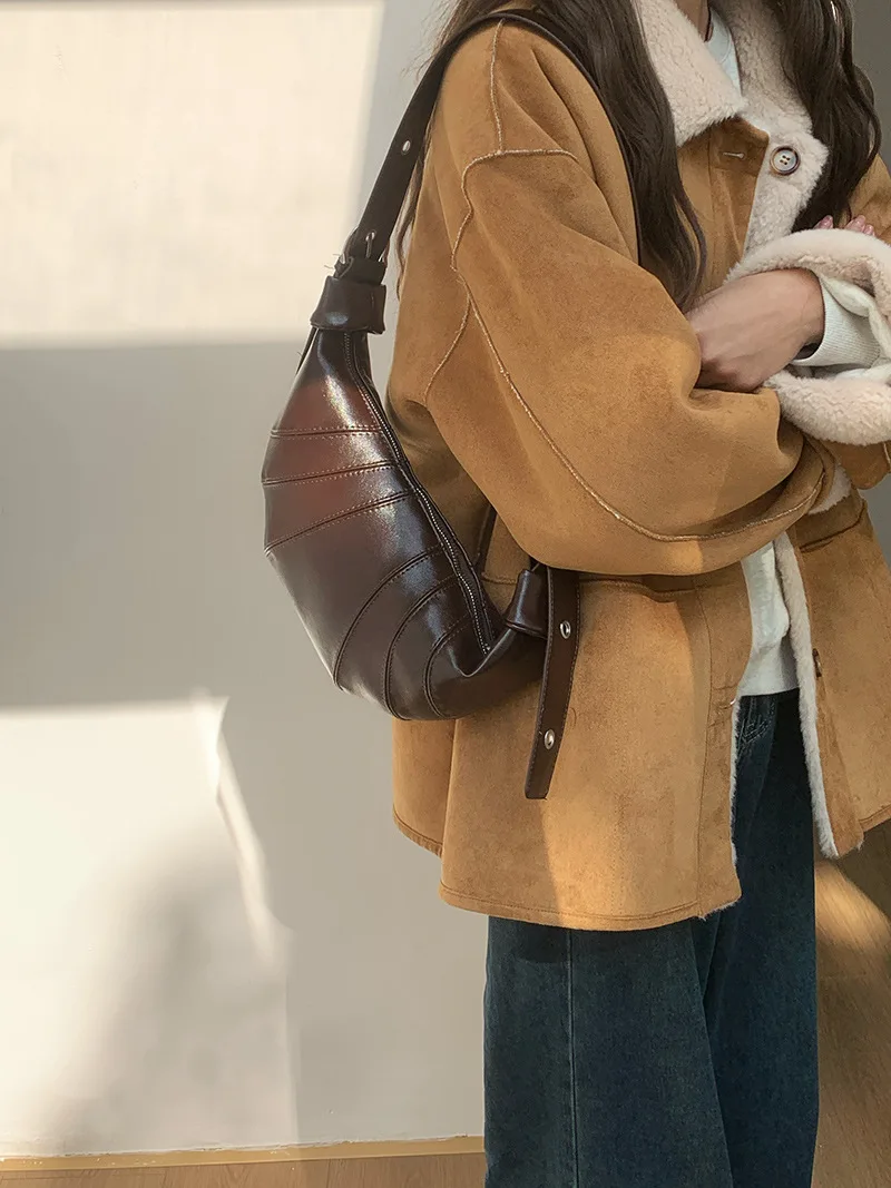 Niche Design Retro Underarm Horn Bun 2025 New Fashionable and Versatile One Shoulder Crossbody Dumpling Bun