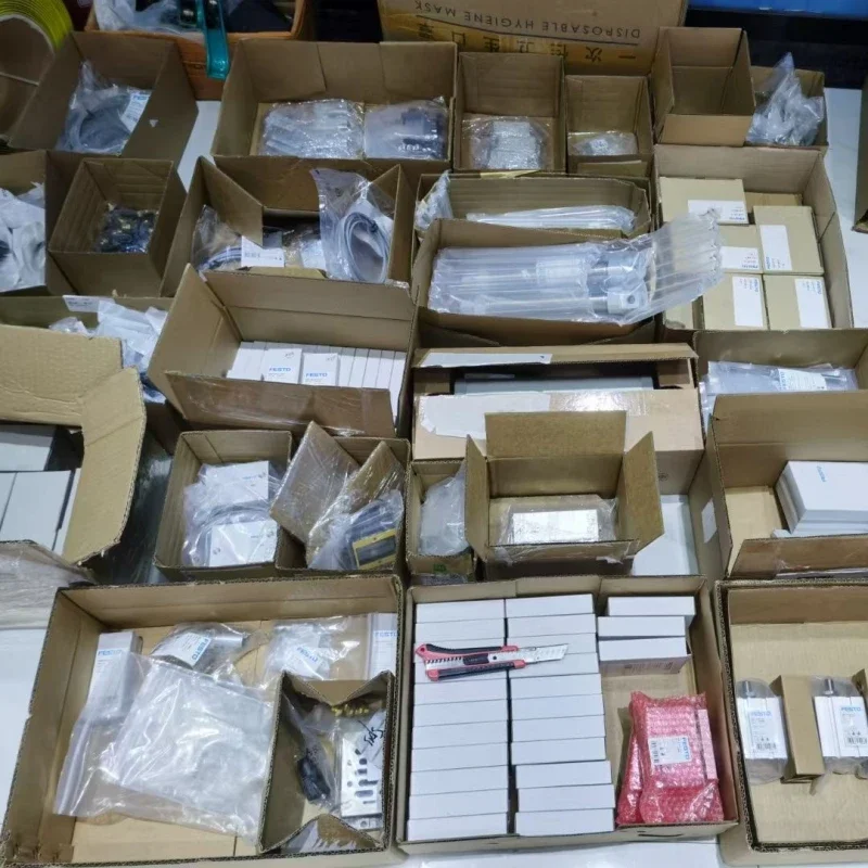 

2026 Brand New Original Fes-to CPE18-M1H-5J-QS-8 163151 CPE18-M1H-5JS-QS-8 163155 Solenoid Valve