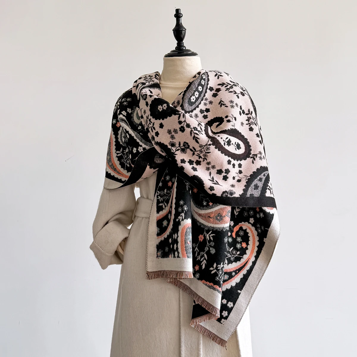 

Women Cashmere Scarf Winter Paisley Patterned Thick Warm Blanket Scarf Cashew Flower Scarves Fashionable and Luxurious