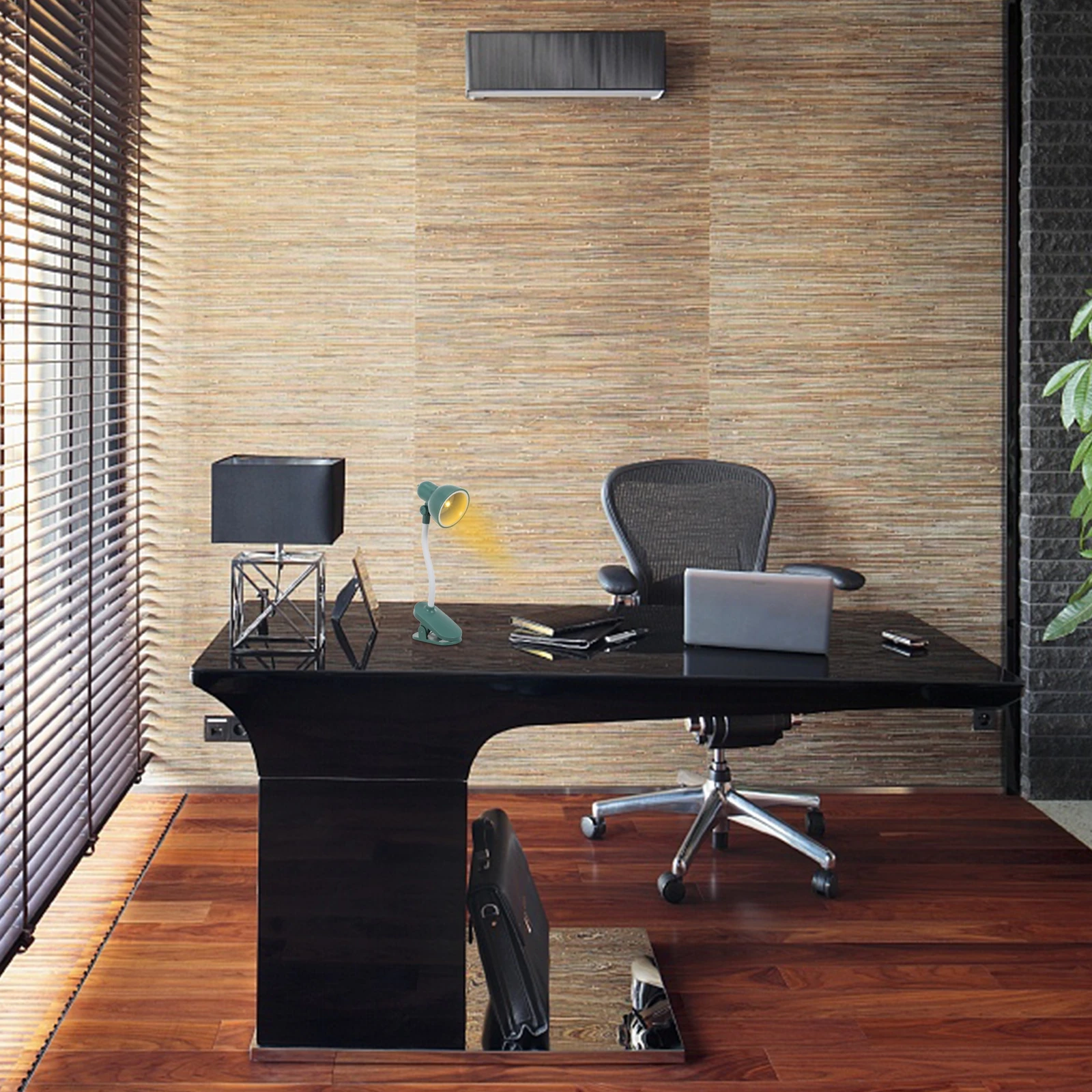 

Clip-on Table Lamp Eye-Protecting LED Beads Desk Reading Lights Flexible Design for Night Use Lamp Desk Reading Lights