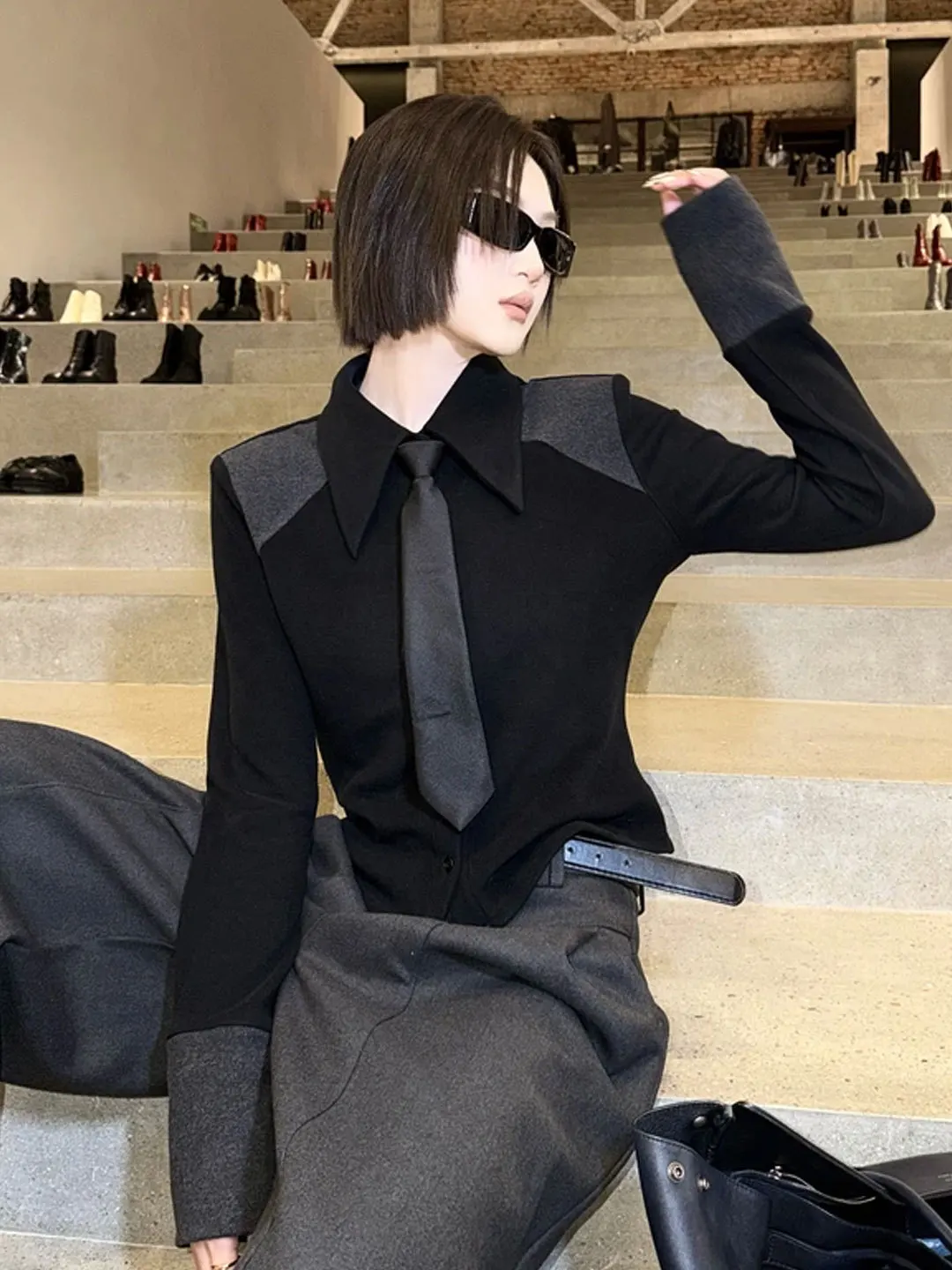 

Minimalist Black Splice Long Sleeve Shirt Slim Fit Collar Stand up Inner Wear Top Fashionable Autumn Winter New Style Women's...