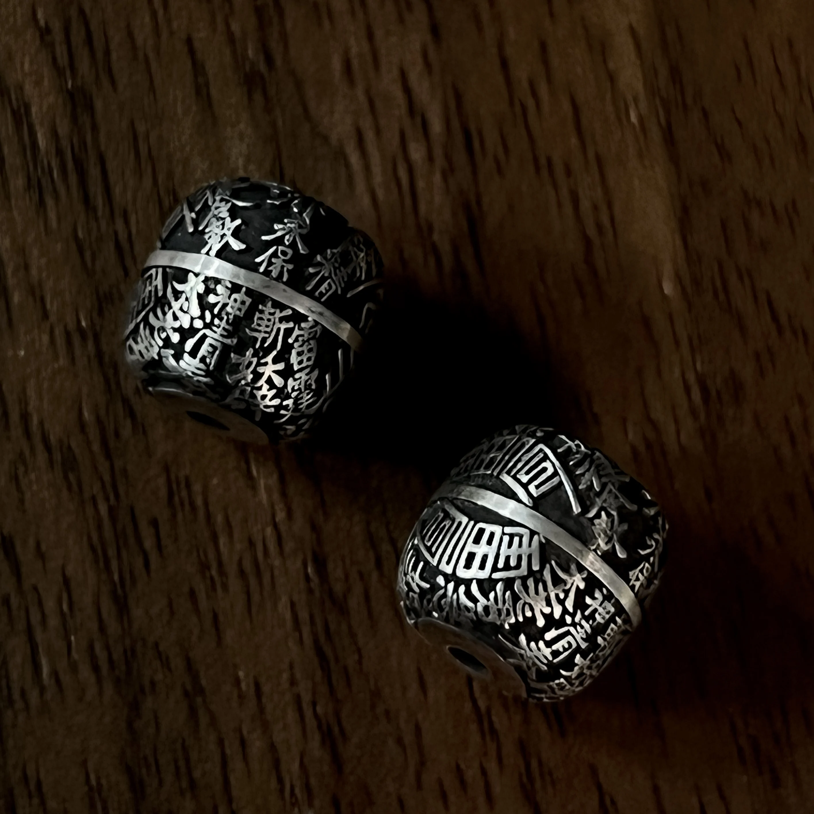 

S925 Pure Silver Mountain Ghost Money DIY Handmade Bracelet Accessory, Retro Oxidized Black Silver Beads