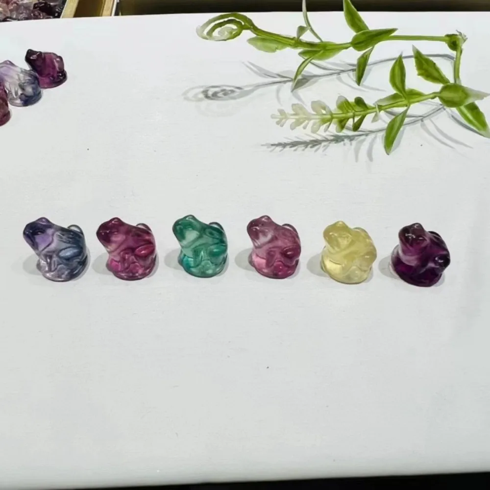 1pc Natural Rainbow Fluorite Mini Frog Carvings Animal Crystal Healing Stone Craft DIY Figurine Home Room Decoration Ornament view 3
