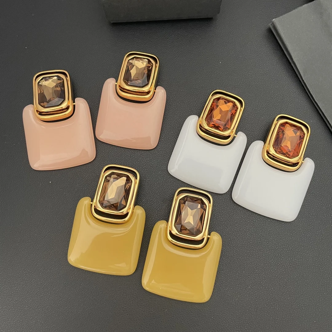 Europe Fashion Designer Pink Yellow Acrylic Square Crystal Earrings Ear Clip Woman Top Quality Jewelry Trend