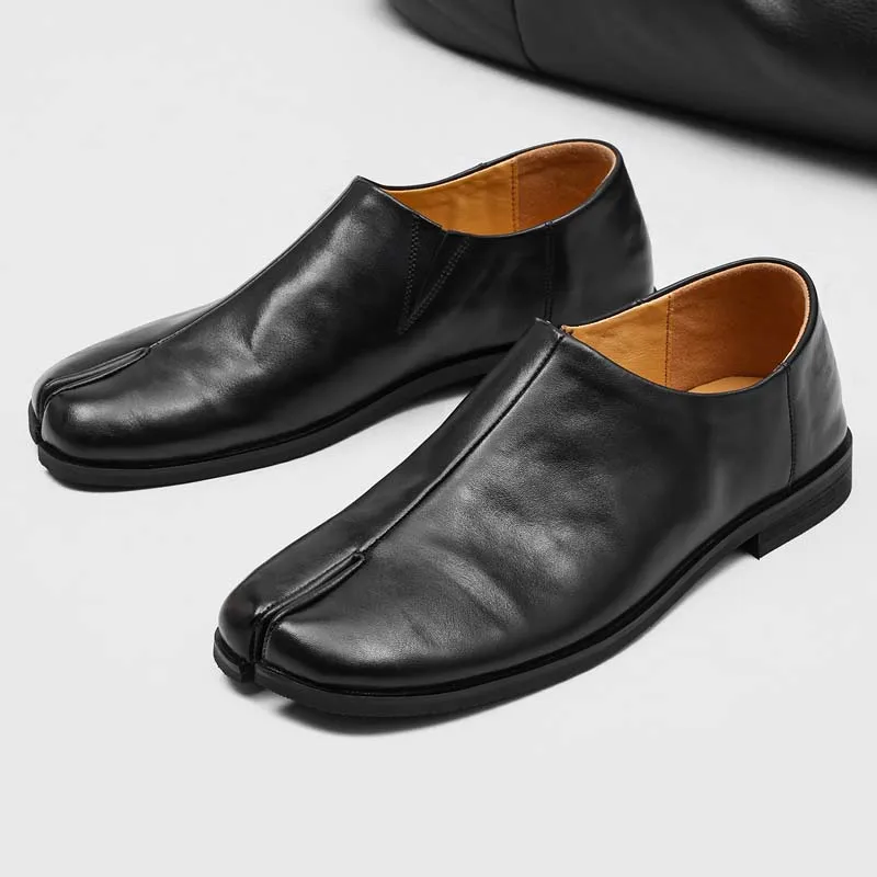 Image of Chunky Plateau-Slipper Tabi Loafers für Damen, Designer-Split-Toe-Schuhe, Größen 35-45, Unisex, schlichte Mode, Schweinefleischschuh-Stil 2026