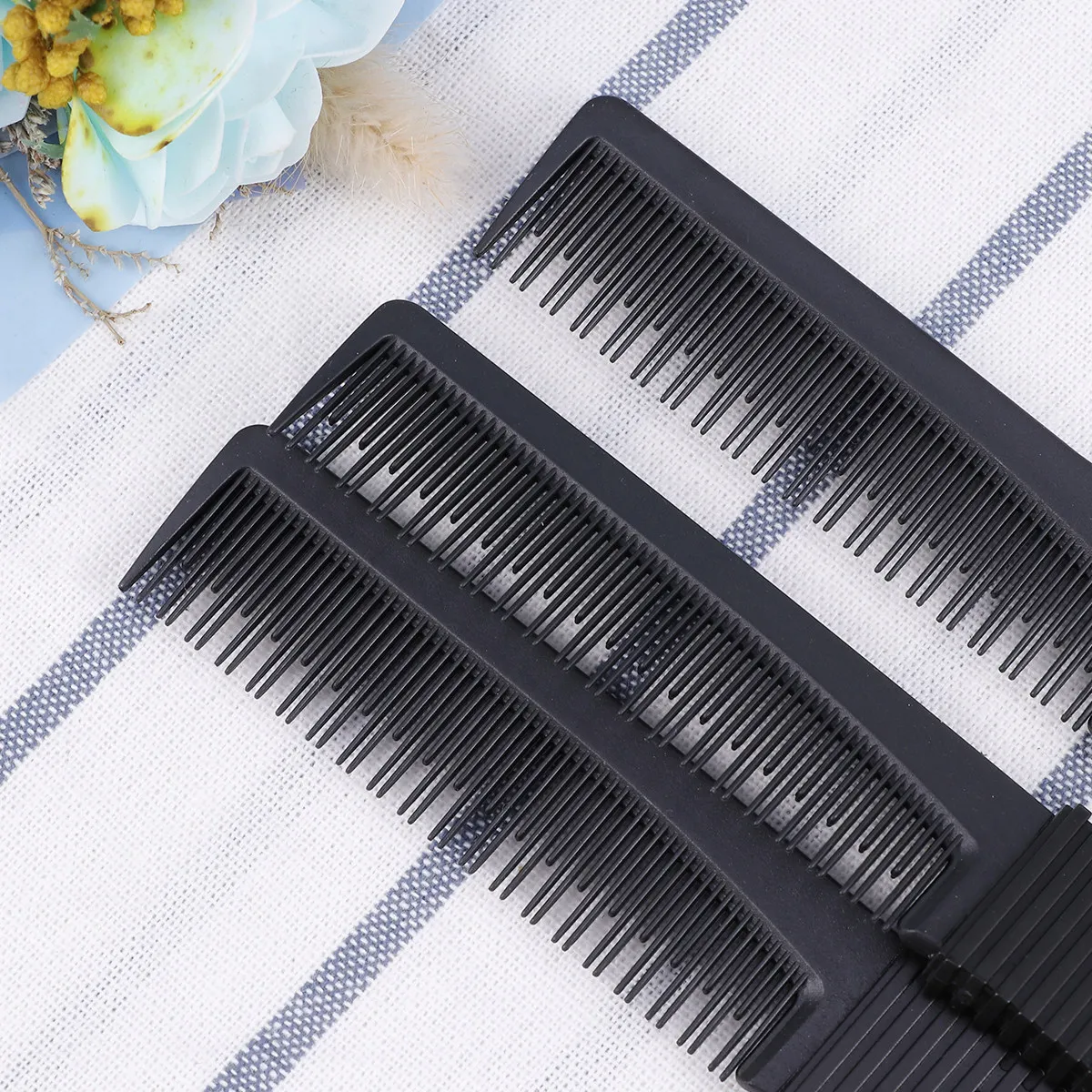 3 個のヘアコーム黒色プラスチック帯電防止ラットテールコーム - Home Barber のレビューと価格