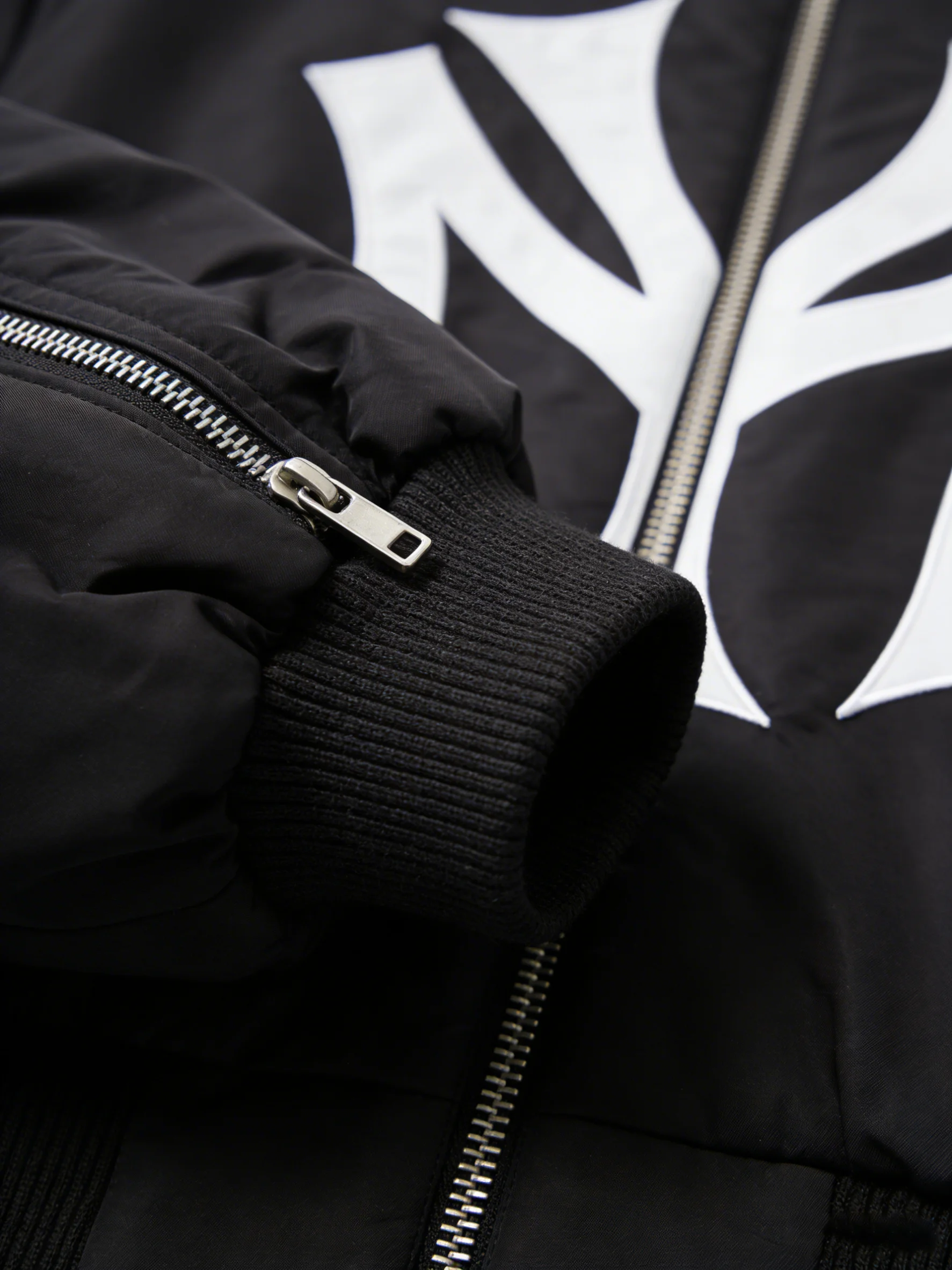 Übergroße NY-Grafik-Jacke mit Stehkragen, mehreren Reißverschlüssen, Vintage-Streetwear, wattierter Mantel, Y2K Hip-Hop Casual Moto – Detail 15