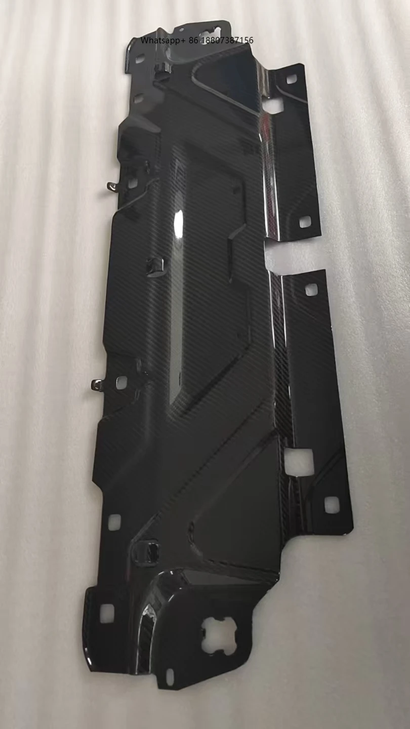 

High Quality Dry Carbon Fiber Cooling Shroud forBMW G42 M240 Water tank Guard Plate